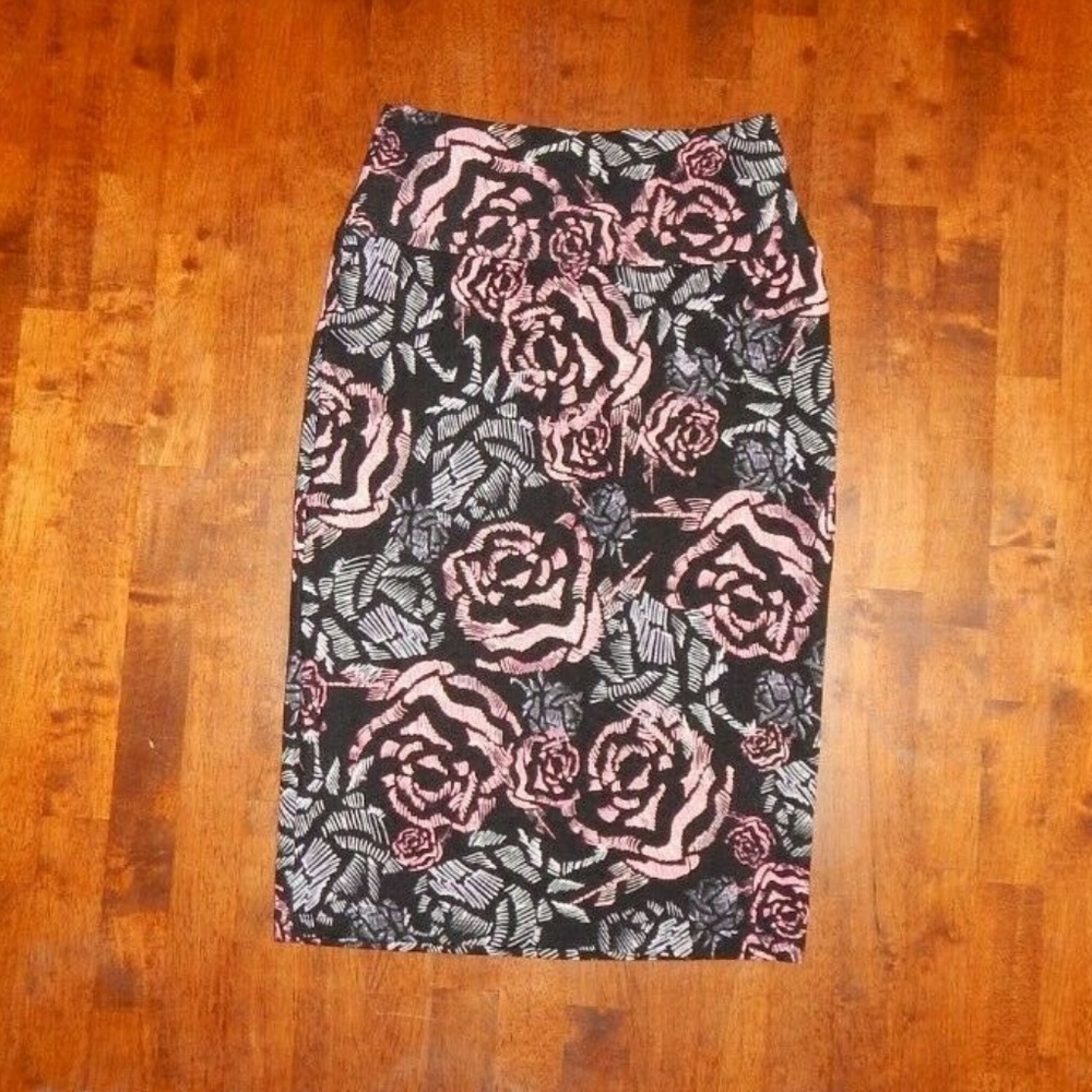 Lularoe Cassie Floral Roses Straight Pencil Skirt